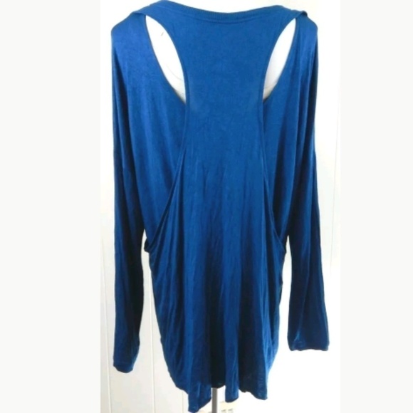 Livi Lane Bryant Cutout Layered Workout Top - Picture 3 of 3